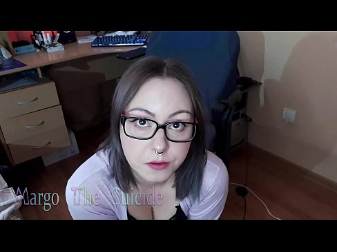 ❤️ Kynþokkafull stelpa með gleraugu sýgur dildó djúpt á myndavélinni ❤️ Gæðaklám á klám is.eviewporn-com.ru ❌️